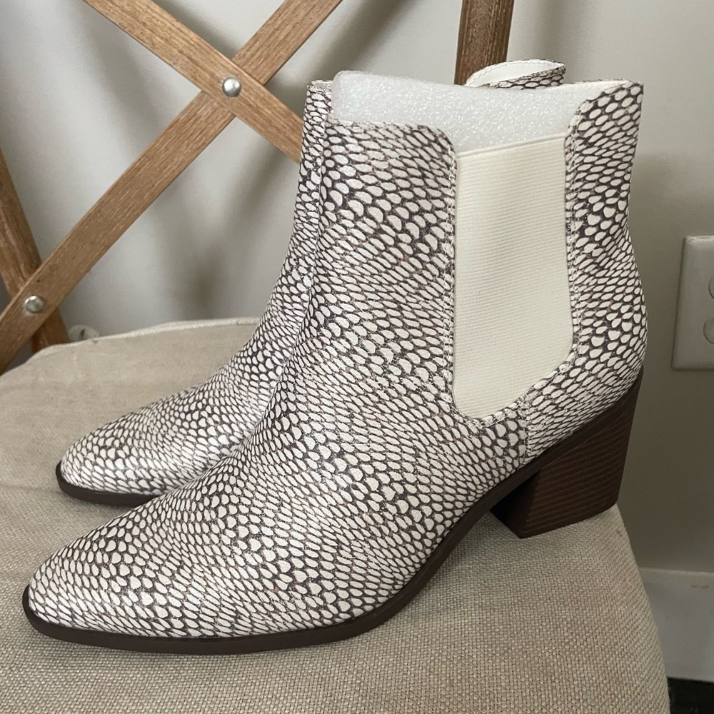 The Limited white and gray skin boots